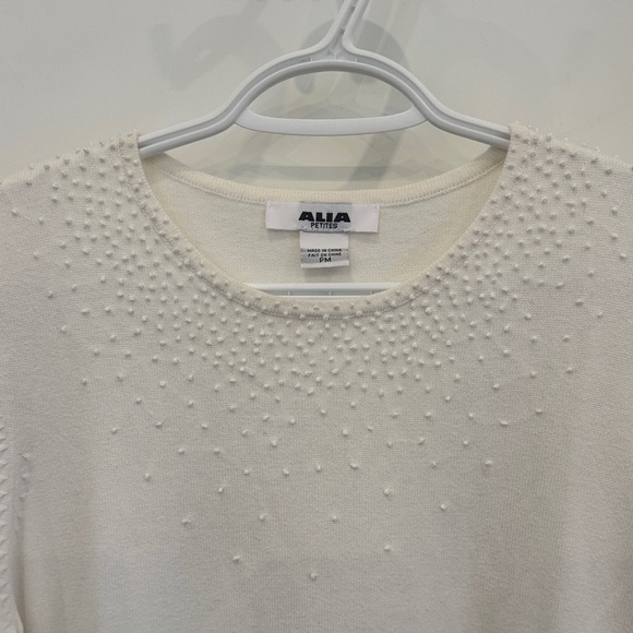 Alia White Textured Top - Picture 2 of 3